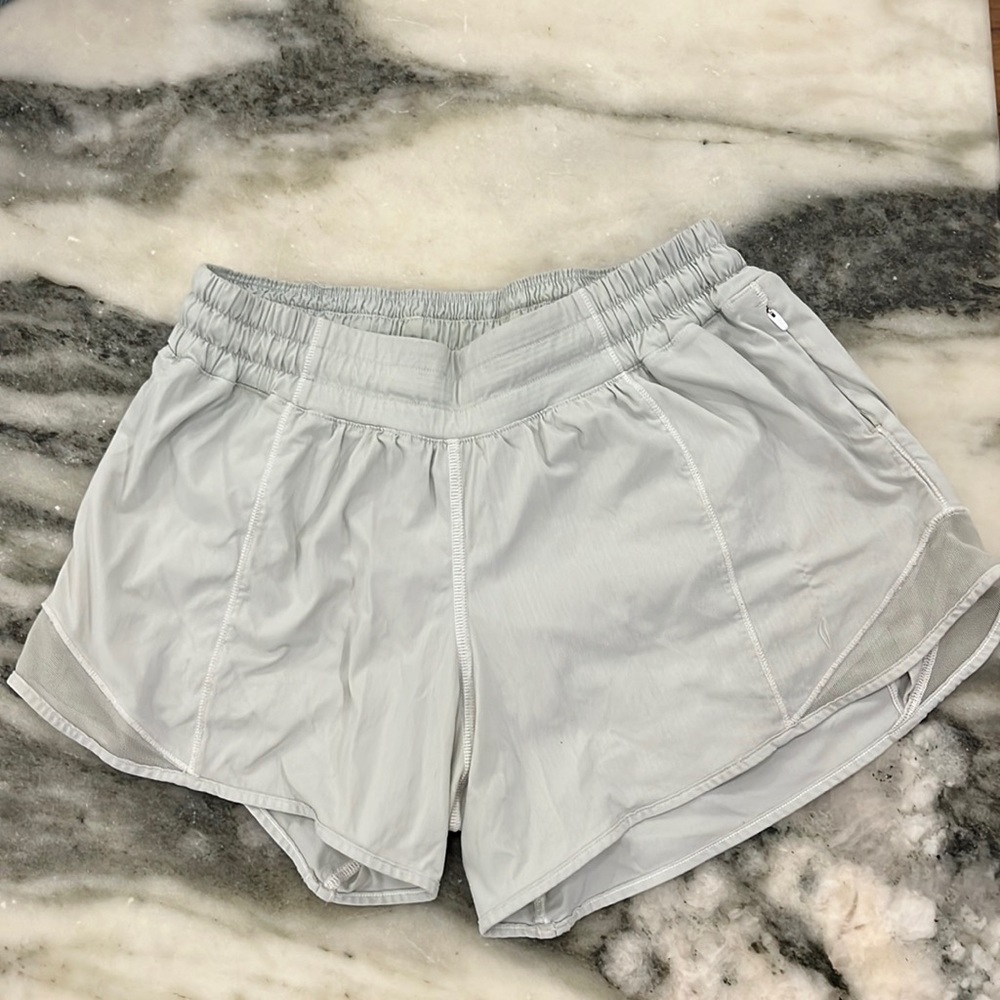 Size 6 Lululemon Hotty Hots 4 inch